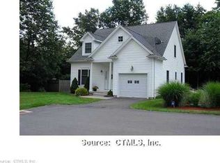 12 Weathervane Rd, Bristol, CT 06010