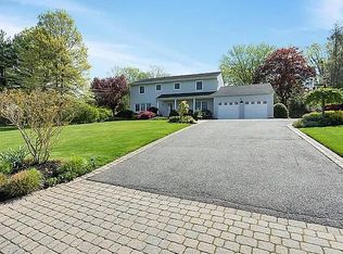 66 Colgate Dr, Plainview, NY 11803