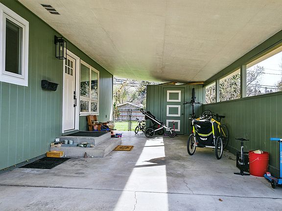 2nd image of 219 Pattee Creek Dr
