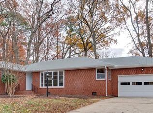 2813 Pine Ridge Ln, Virginia Beach, VA 23452