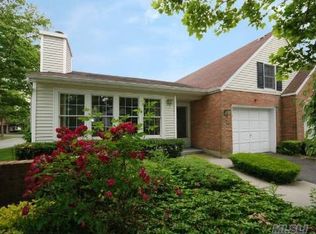 121 Hearthside Dr, Mount Sinai, NY 11766