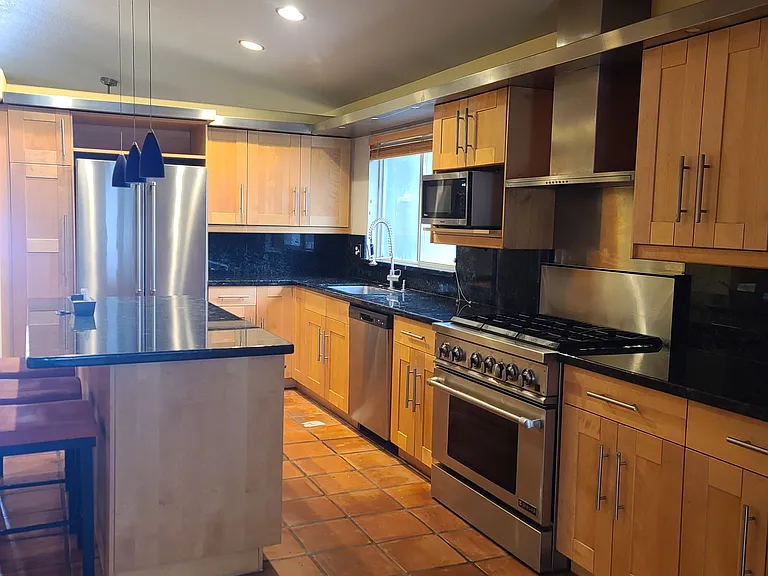 2343 E Springfield Pl — Photo 3