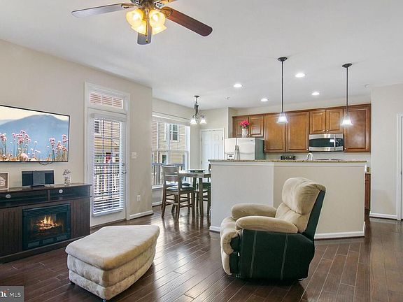 4th image of 24650 Caribou Sq