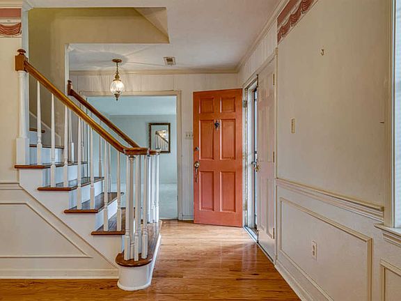 4th image of 3754 Shady Hollow Ln