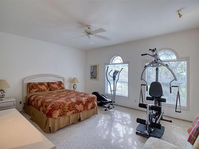 131 Sands Point Dr — Photo 17