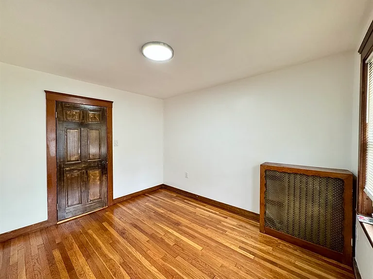 89-91 Thacher St #2 — Photo 8