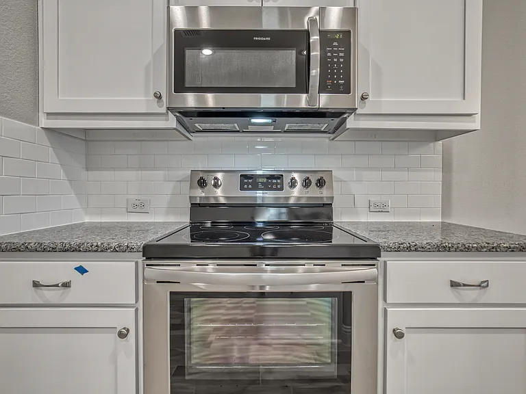 207 Gardenia Dr — Photo 8