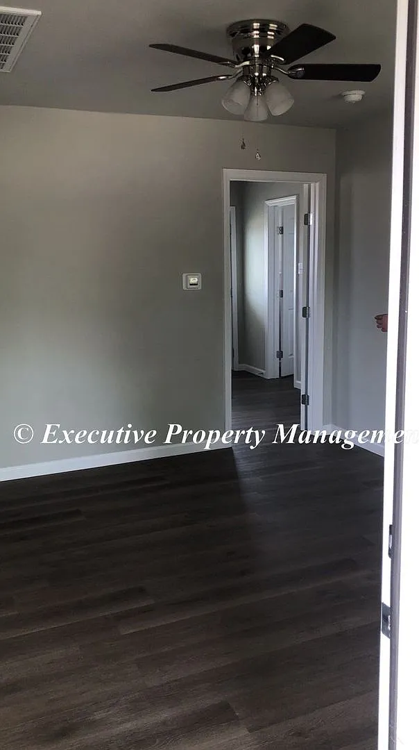 107-109 Gibson Street — Photo 3