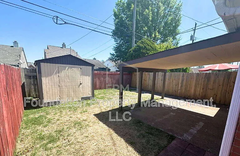 1818 Winship Dr — Photo 16