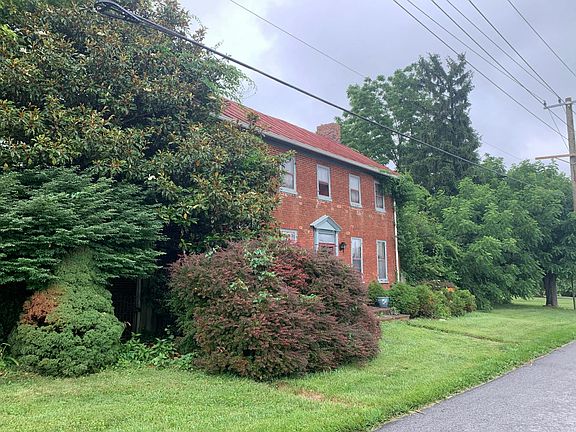 3rd image of 1624 Littlestown Pike