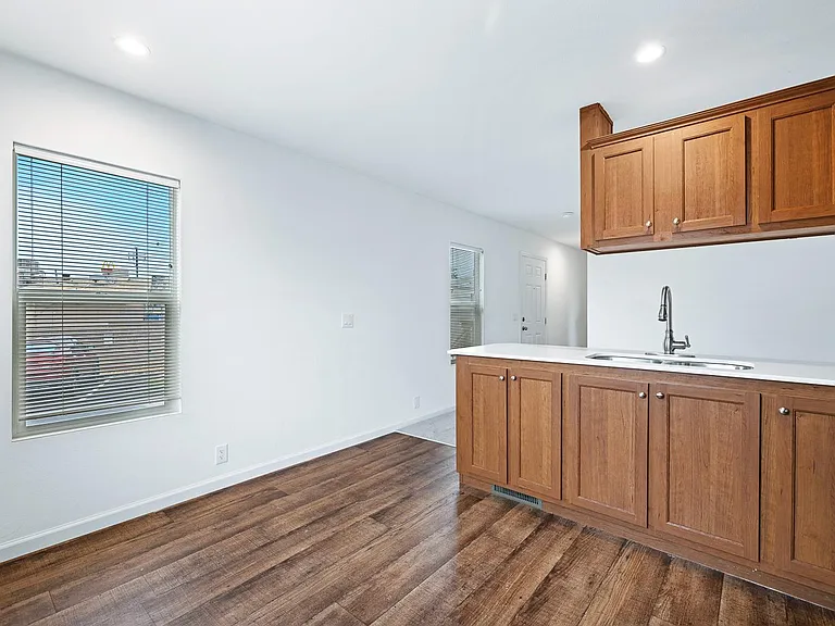 1719 W Olive #33 — Photo 12