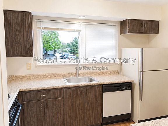 3rd image of 35 Glenview Dr