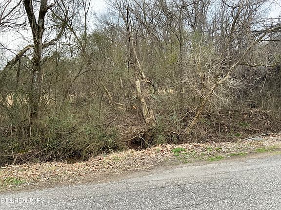 3rd image of 412 Old Highway 70