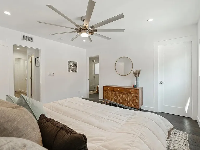 13940 Bermax Ave — Photo 29