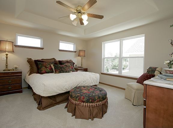 5th image of 840 S Krameria St