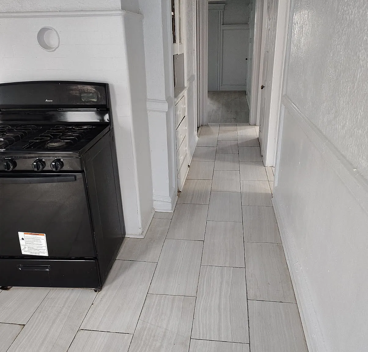 3 bed, 1400 sqft, $1,975 — Photo 2