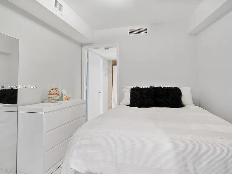 1800 S Ocean Dr #909 — Photo 13