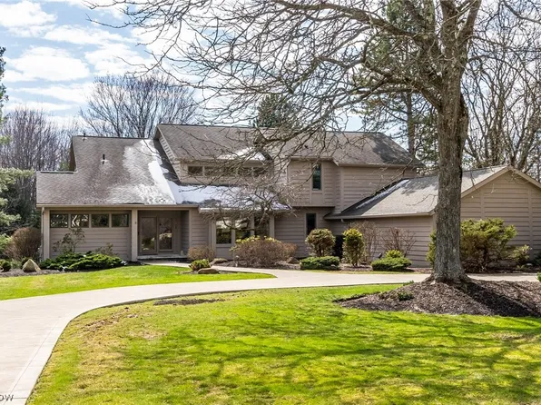 2505 Cedarwood Rd, Pepper Pike, OH 44124