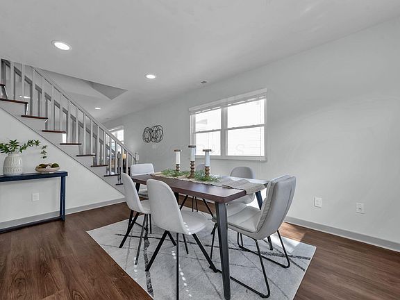 4th image of 380 W 2nd Ave