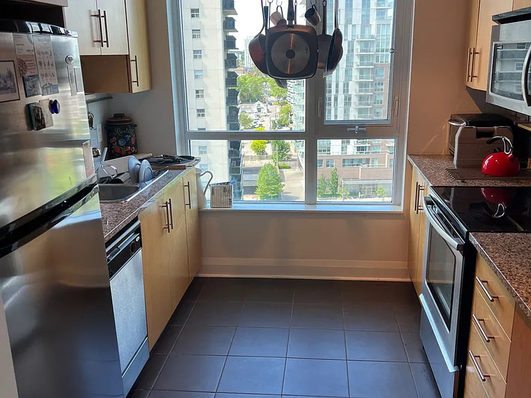 1 Hurontario St #1108 — Photo 12