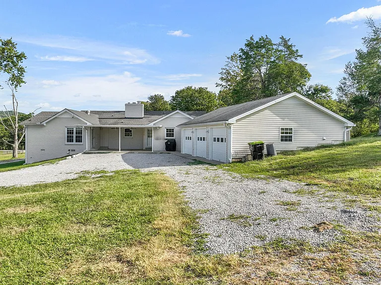 4861 Bethesda Rd — Photo 73