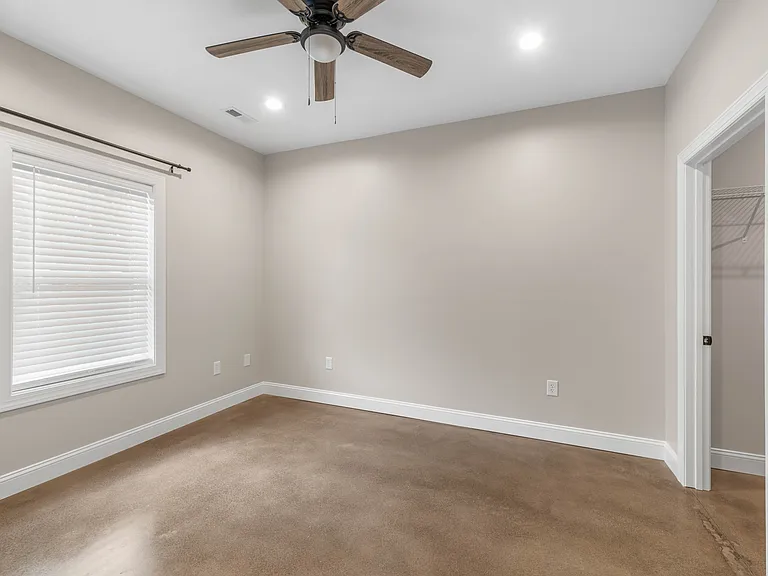 160B Warwick St — Photo 37