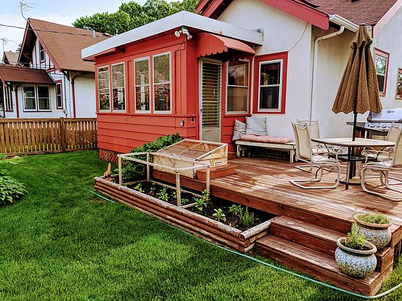 Deck w/3 season porch