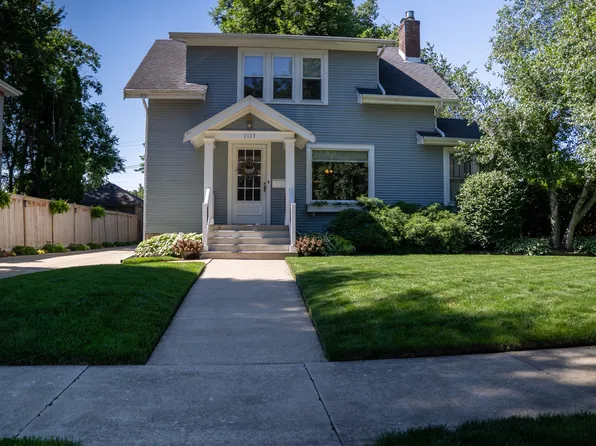 1117 E Olive St, Bloomington, IL 61701