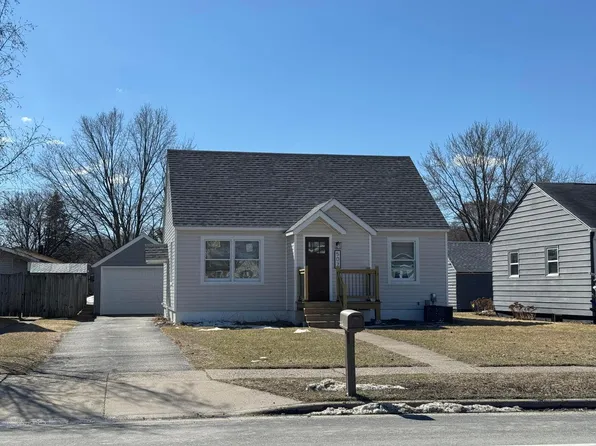 507 S 7th St, La Crescent, MN 55947