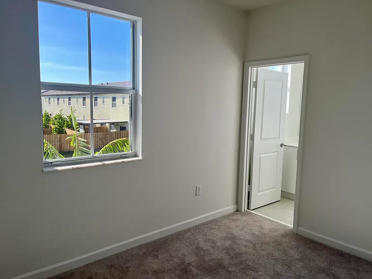 2776 SE 26th Ave — Photo 35