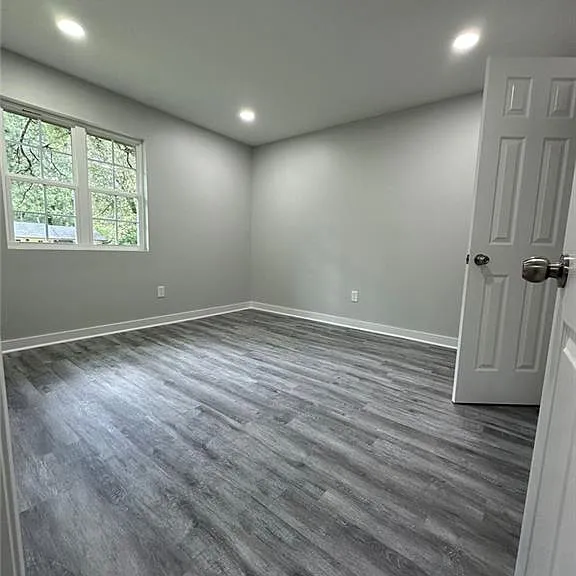 1729 W Austin Rd — Photo 3