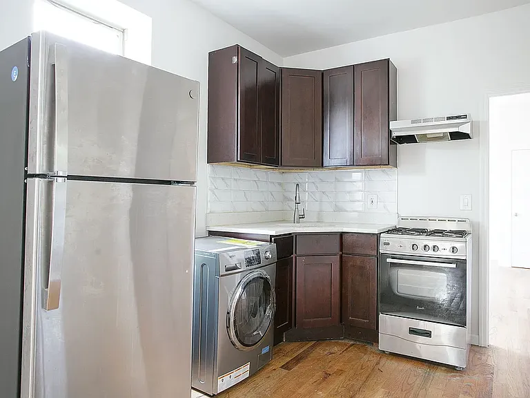 453 Irving Ave #1 — Photo 6