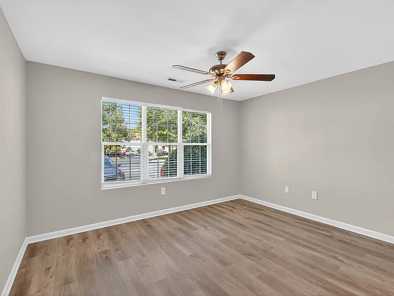 Nevin Place Apartments — Photo 6