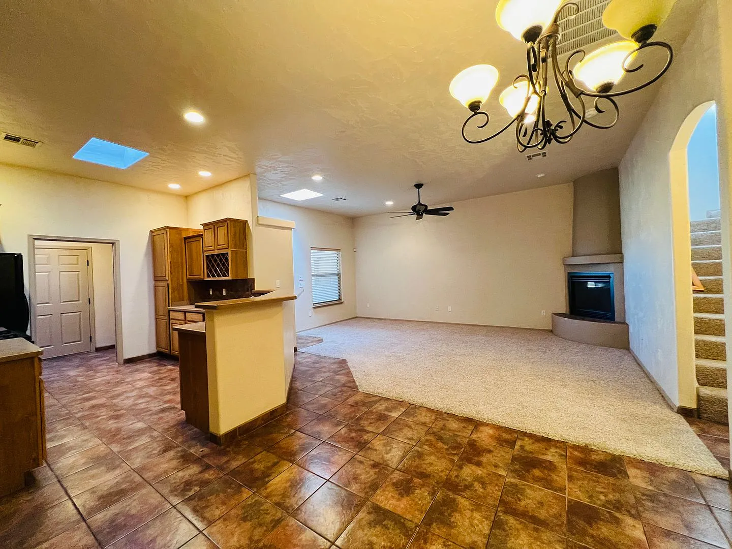 Beautiful & unique 4 bed 2 bath 2 story home! — Photo 4