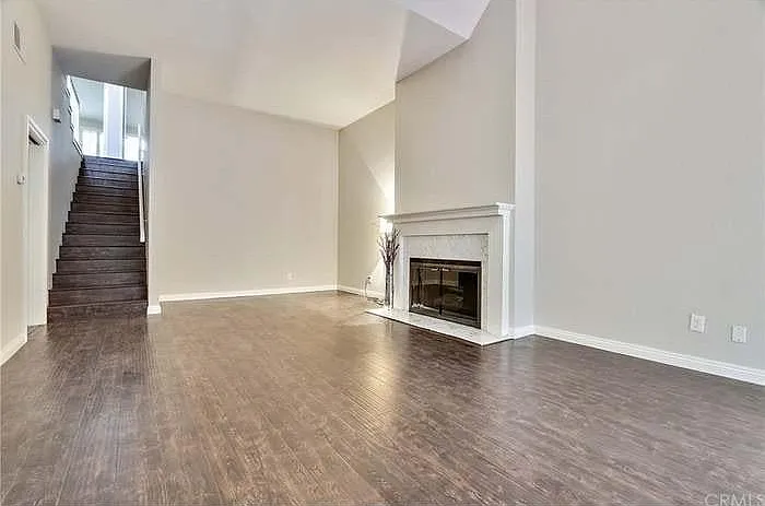 260 Cordova St — Photo 2