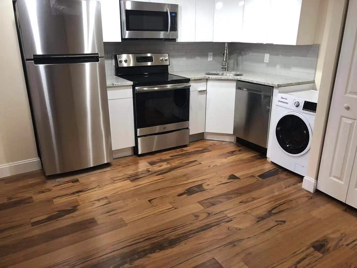 1637 S Broad St — Photo 4