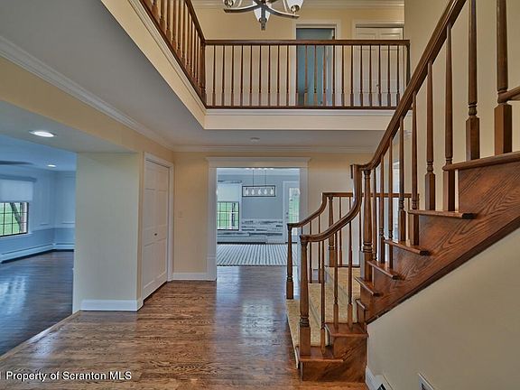 4th image of 145 Jermyn Dr