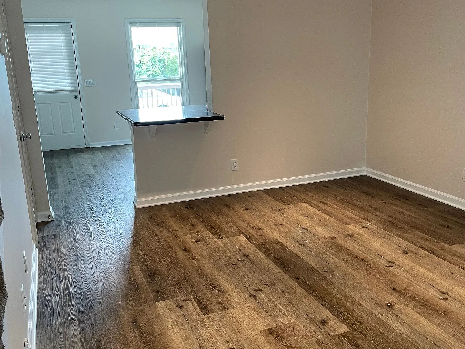 2 bed, 1.5 bath, 1105 sqft, $1,450 — Photo 3