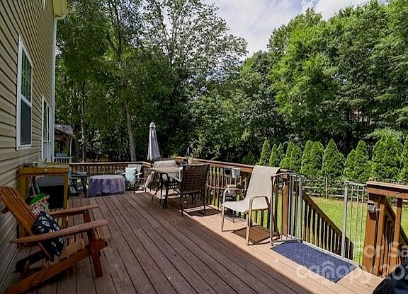 4th image of 7641 Lady Bank Dr