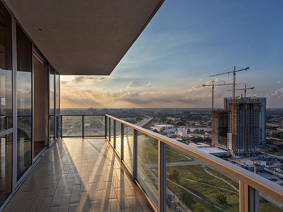 3rd image of 1100 Biscayne Blvd Unit 2805