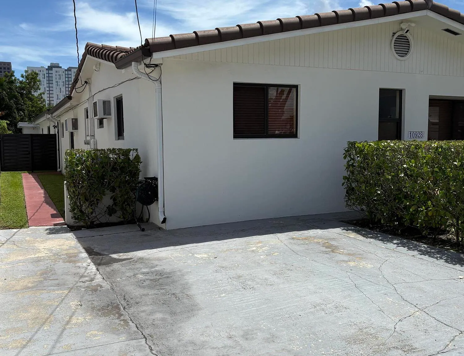 2 bed, 1.0 bath, $2,100 — Photo 1
