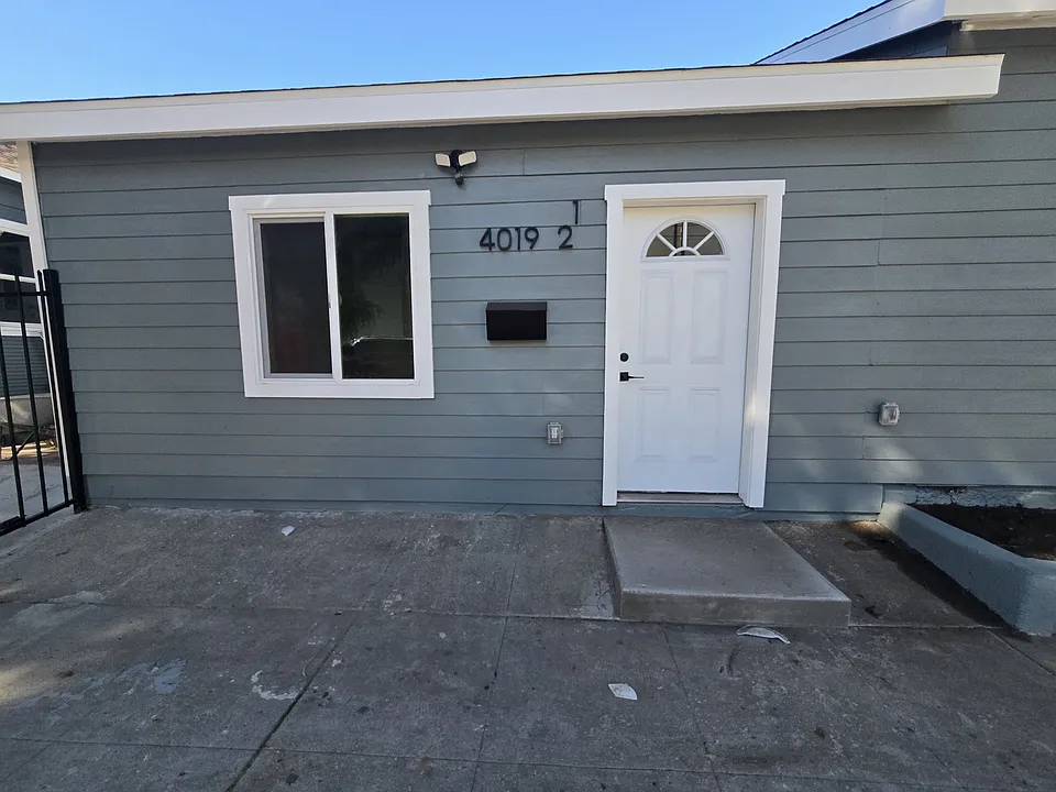 4019 1/2 S Hooper Ave