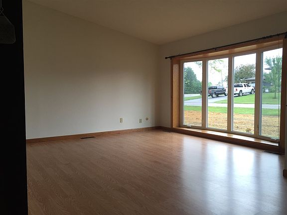 5th image of 2539 S Willow Creek Dr