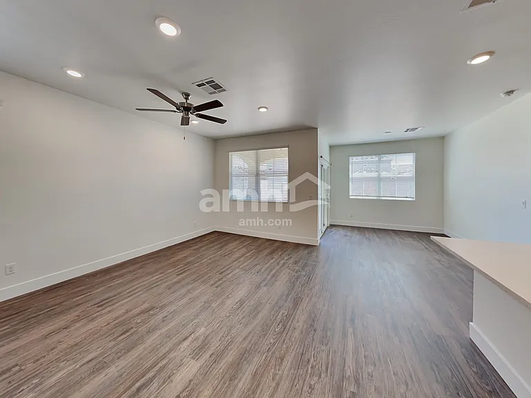 21411 S 231st St — Photo 7
