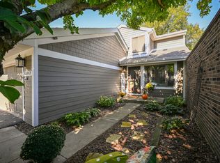 2097 Timber Ln, Wheaton, IL 60189