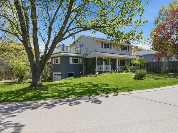 66 Skyline Dr, Dundas, ON L9H 3S6