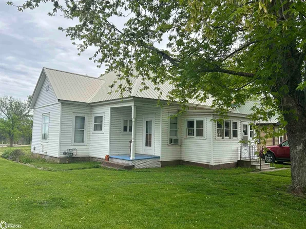 424 1st St, Eldon, IA 52554