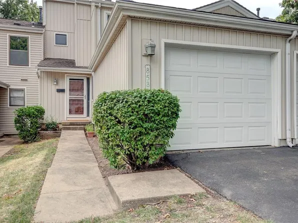 8588 W 108th Pl, Overland Park, KS 66210