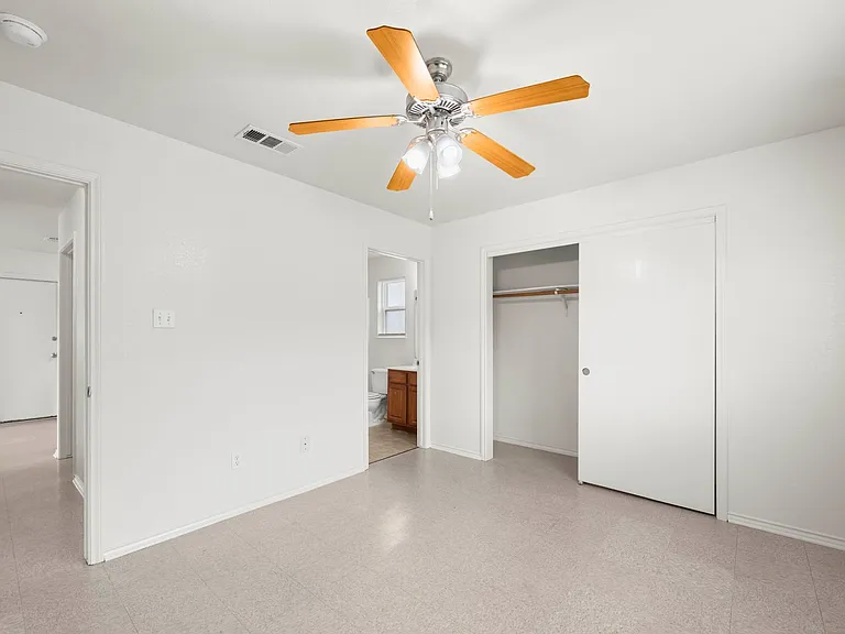 503 E Un — Photo 9