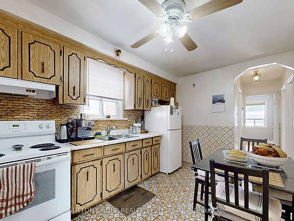 5th image of 199 Strathnairn Ave